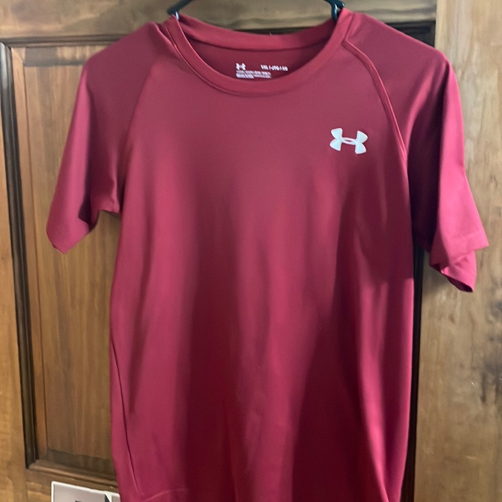 Under Armour YXL performance TShirt